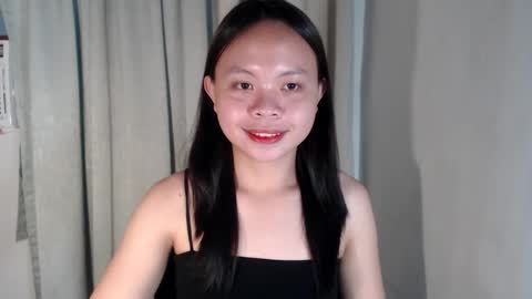 Snapshot of xo_worth_it chatting on March 3, 3:45 am nathalie online show from March 3, 3:45 am