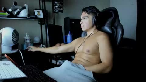 Snapshot of xoalejandroxo6 chatting on April 14, 5:57 am xoalejandroxo6 online show from April 14, 5:57 am