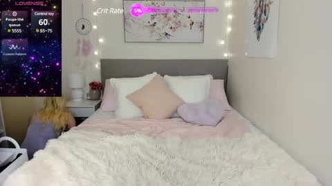 Snapshot of xolunarae chatting on February 2, 9:30 am Luna Rae 3 online show from February 2, 9:30 am