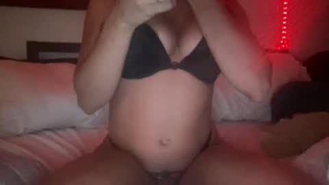 Snapshot of xoviolettt chatting on April 6, 4:46 am 3 online show from April 6, 4:46 am