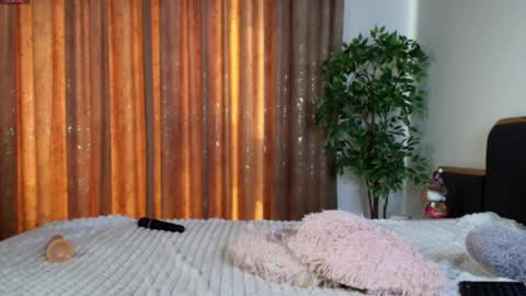 Snapshot of xoxo_cherry1 chatting on June 6, 5:45 am Cherry online show from June 6, 5:45 am