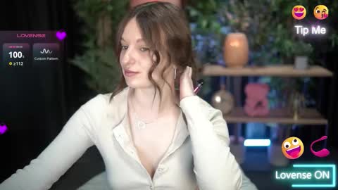 xoxo_molly online show from November 11, 12:10 am