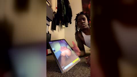 Snapshot of xoxoafterdark chatting on January 6, 5:22 am xoxoafterdark online show from January 6, 5:22 am