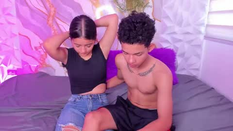 Snapshot of xqueen_of_pleasurex chatting on March 2, 12:23 pm sara and thiago online show from March 2, 12:23 pm