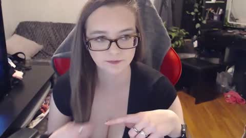 xqueenkendrax online show from March 3, 12:06 am