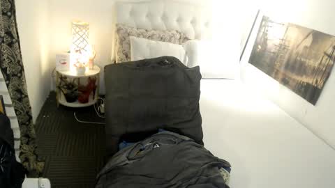 Snapshot of xqueenyasiandomcumx chatting on February 5, 9:08 pm address me as QUEEN NINA A Little Bit of ANGELIC FACE with a Wild Demonic Side online show from February 5, 9:08 pm