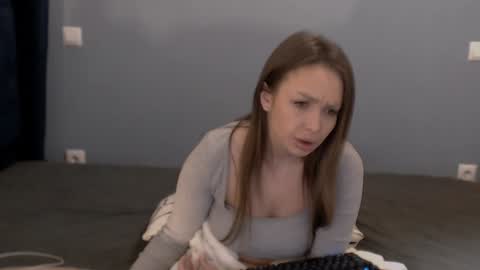 Snapshot of xsexycouples chatting on February 5, 12:53 am AnnaMaee online show from February 5, 12:53 am