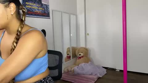 xStarGazingx online show from October 14, 8:31 pm