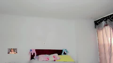 Snapshot of xthesexyboyx chatting on October 31, 7:26 pm Femboy Exotic online show from October 31, 7:26 pm