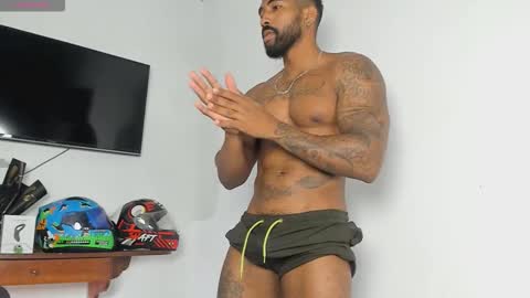 Stipp3r online show from November 28, 1:36 pm