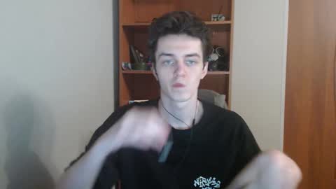 traqqq online show from November 19, 8:31 pm