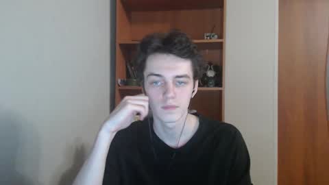 traqqq online show from November 22, 8:08 pm