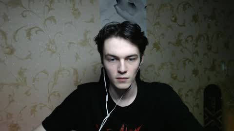 traqqq online show from March 26, 9:42 pm