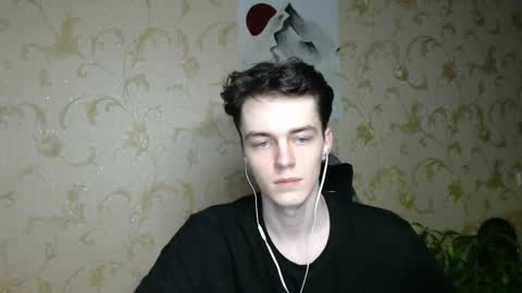 traqqq online show from April 20, 9:16 pm