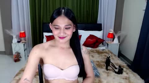 Snapshot of xtspetitehugecock chatting on February 28, 3:40 am xtspetitehugecock online show from February 28, 3:40 am