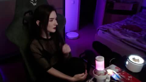 Alice online show from January 7, 5:04 pm