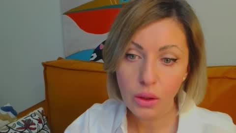 xvaleriax0 online show from February 6, 6:11 pm