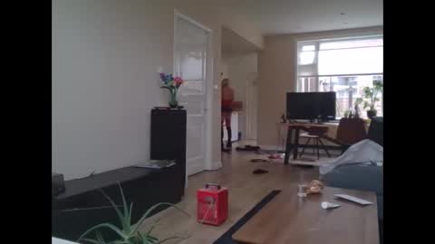 Snapshot of xx19hornyxx chatting on December 20, 11:06 am max online show from December 20, 11:06 am