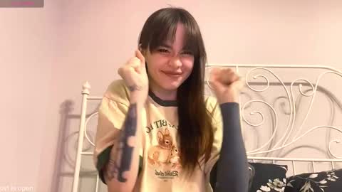 Snapshot of xx_lily chatting on February 9, 7:29 pm Lily online show from February 9, 7:29 pm