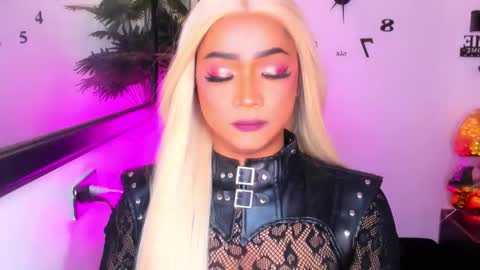 xxasian_goddessxx online show from March 21, 8:19 am