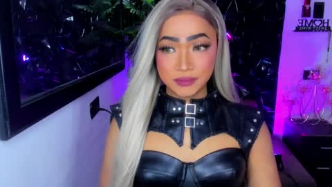 xxasian_goddessxx online show from April 3, 8:12 am