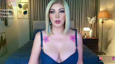 Snapshot of xxbedroombeautyxx chatting on July 14, 2:05 am MISS NATALIA online show from July 14, 2:05 am