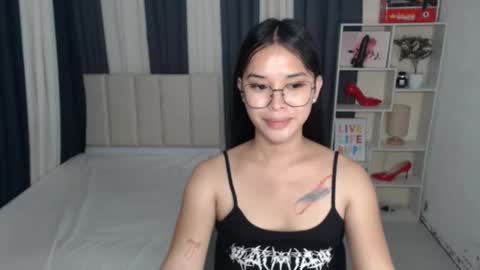 CHLOES ROOM online show from September 16, 12:17 pm