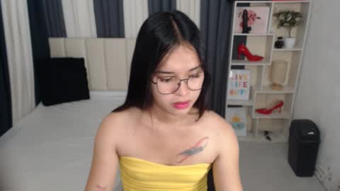 CHLOES ROOM online show from September 24, 9:23 am