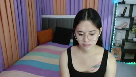 CHLOES ROOM online show from November 8, 6:02 am