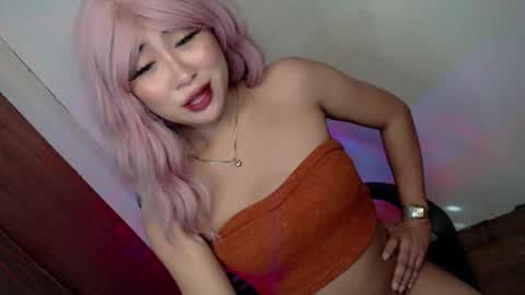 Snapshot of xxexpensive_candy chatting on December 2, 12:16 am Janae online show from December 2, 12:16 am