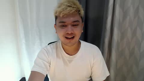 Snapshot of xxhotloyd_cummerx chatting on February 1, 1:31 pm Loyd online show from February 1, 1:31 pm