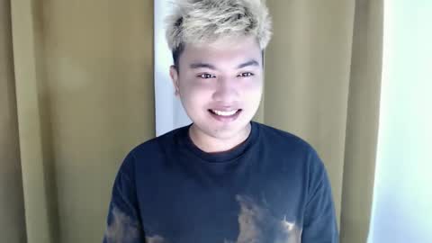 Snapshot of xxhotloyd_cummerx chatting on February 14, 9:39 am Loyd online show from February 14, 9:39 am