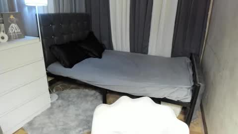 Snapshot of xxjasminfoxxx chatting on November 1, 10:17 am xxjasminfoxxx online show from November 1, 10:17 am
