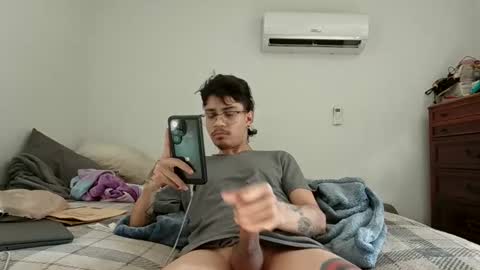 Snapshot of xxjasoneecxx chatting on May 14, 12:45 pm XxJasoneecxX online show from May 14, 12:45 pm