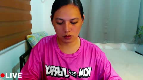 Snapshot of xxjulielovesyouxx chatting on April 24, 11:01 am July online show from April 24, 11:01 am