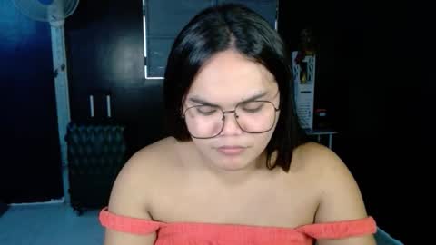 Snapshot of xxkylie_smithxx chatting on October 10, 6:23 am Kylie Smith online show from October 10, 6:23 am