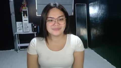 Kylie Smith online show from November 3, 11:48 pm