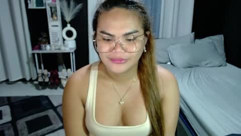 Kylie Smith online show from June 3, 6:35 pm