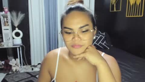 Snapshot of xxkylie_smithxx chatting on June 27, 12:22 pm Kylie Smith online show from June 27, 12:22 pm