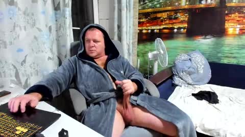 Snapshot of xxrojxx chatting on January 9, 3:55 pm roki-- -- online show from January 9, 3:55 pm