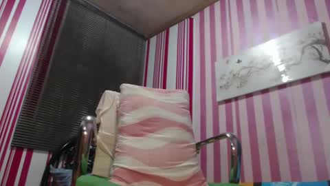 xxrowenatastycockforyouxx online show from February 27, 2:53 am