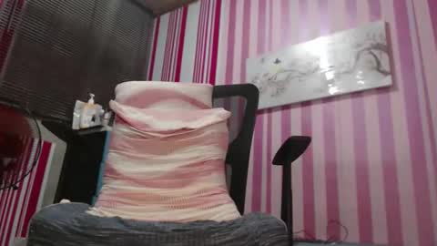 xxrowenatastycockforyouxx online show from October 3, 2:52 am