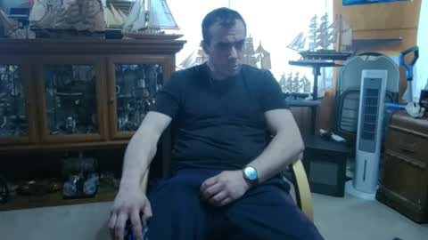 xxScubaStevexx online show from April 1, 5:10 pm