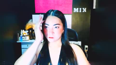 xxslutty kim online show from December 14, 1:16 pm