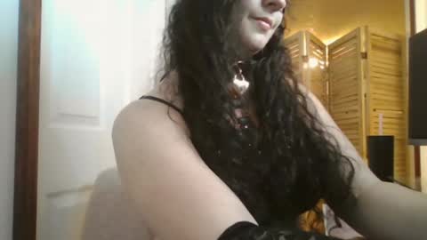 xxsmittenxkittenxx online show from May 12, 1:14 am