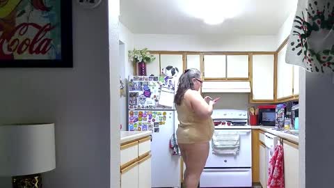 Strawberry Jane online show from December 14, 9:30 pm