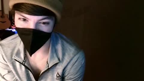 Snapshot of xxwhitefoxx chatting on February 27, 8:17 am David Fox online show from February 27, 8:17 am