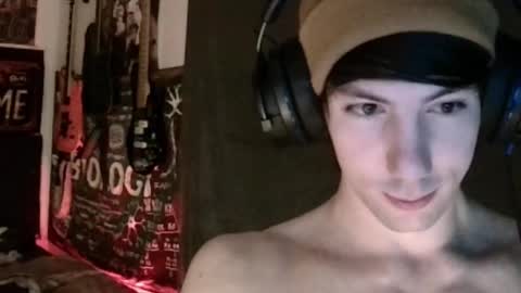 Snapshot of xxwhitefoxx chatting on March 7, 11:29 am David Fox online show from March 7, 11:29 am