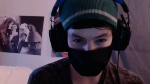 Snapshot of xxwhitefoxx chatting on September 24, 3:32 am David Fox online show from September 24, 3:32 am