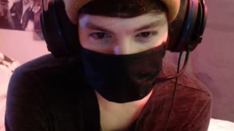 Snapshot of xxwhitefoxx chatting on October 11, 8:24 am David Fox online show from October 11, 8:24 am